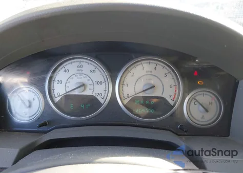 2010 Chrysler Town & Country Touring from USA, damaged, VIN 2A4RR5D14AR184003